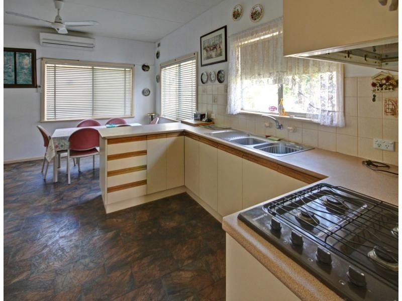 48 Tenth Avenue, Raymond Island VIC 3880