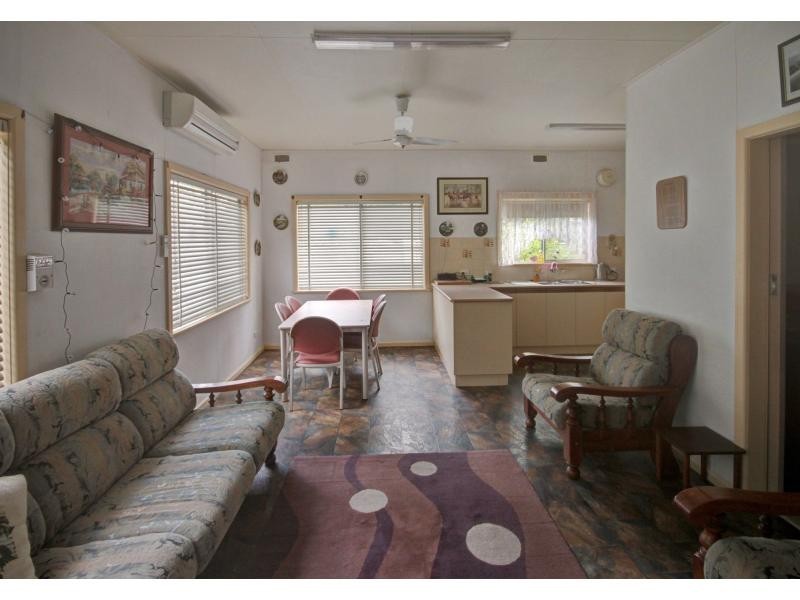 48 Tenth Avenue, Raymond Island VIC 3880