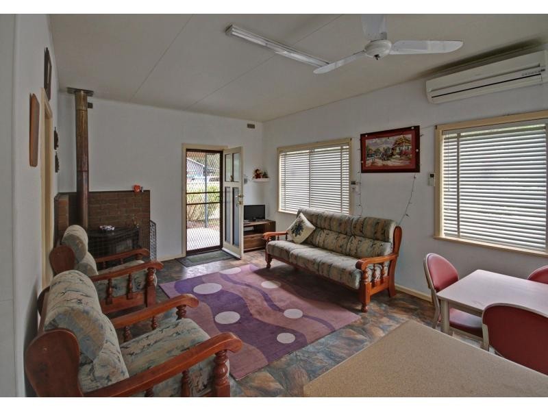 48 Tenth Avenue, Raymond Island VIC 3880