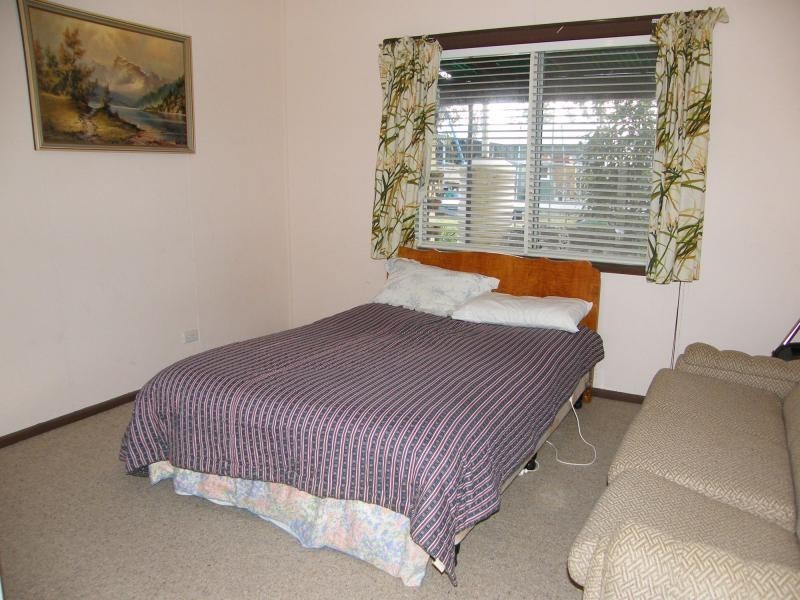 48 Tenth Avenue, Raymond Island VIC 3880