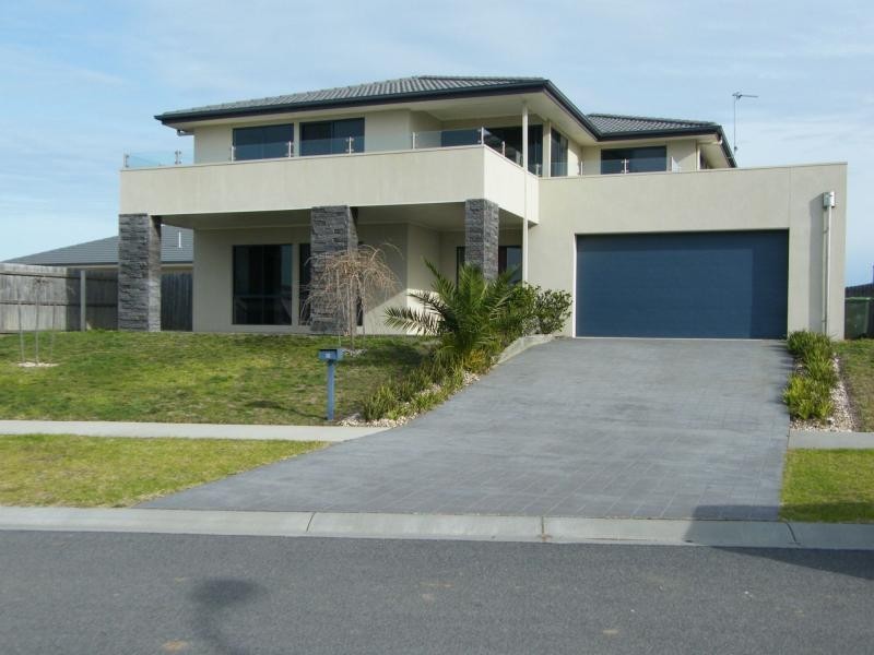 15 Eagle Bay Terrace, Paynesville VIC 3880