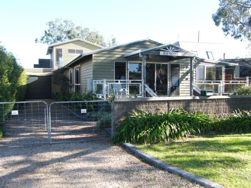40 Fourth, Raymond Island VIC 3880