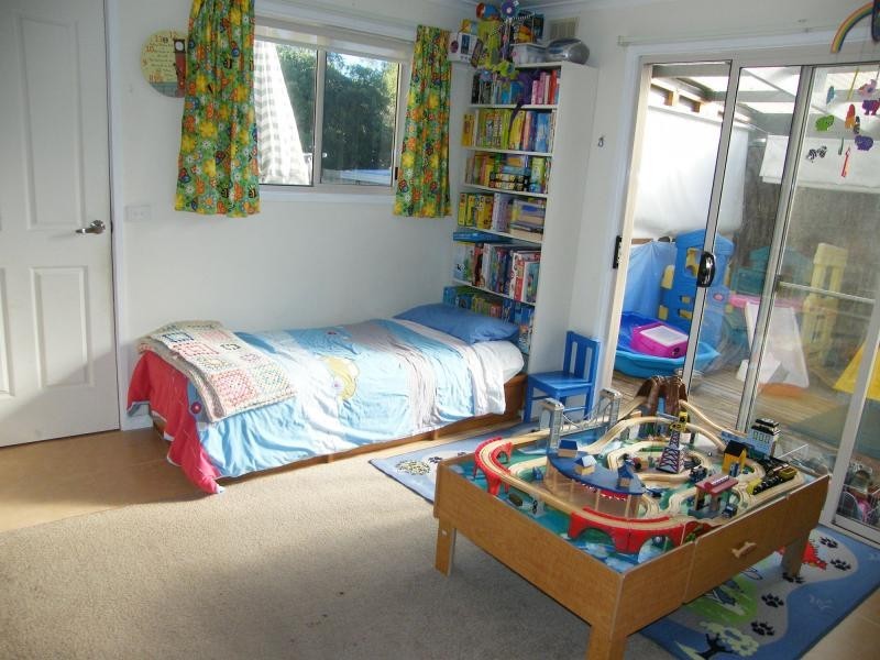 40 Fourth, Raymond Island VIC 3880