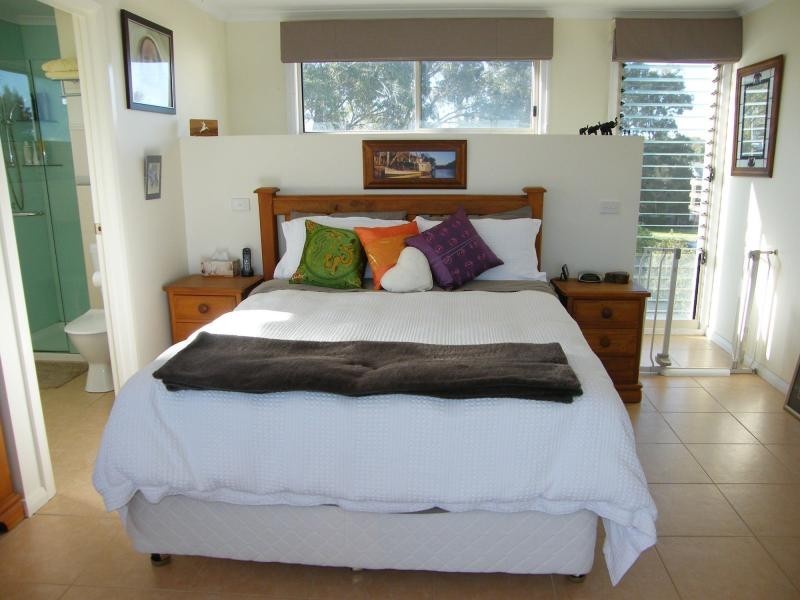 40 Fourth, Raymond Island VIC 3880