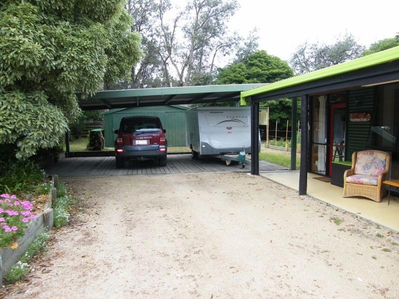 3 Sixth, Raymond Island VIC 3880