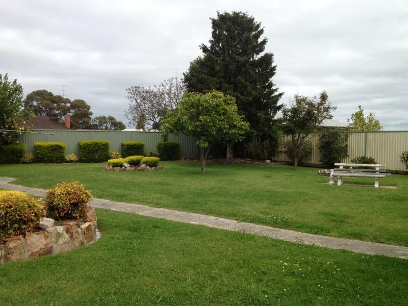 57 Hadfield, Bairnsdale VIC 3875