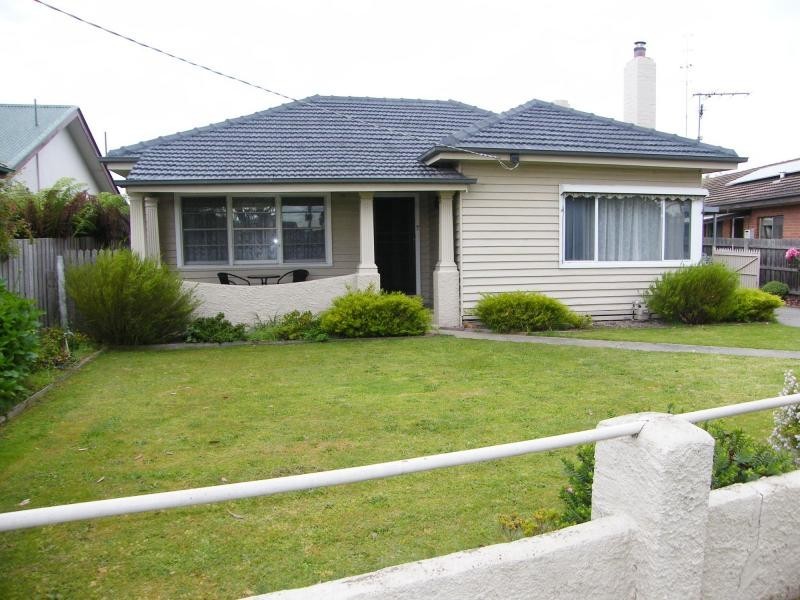 42 Alexander Parade, Bairnsdale VIC 3875