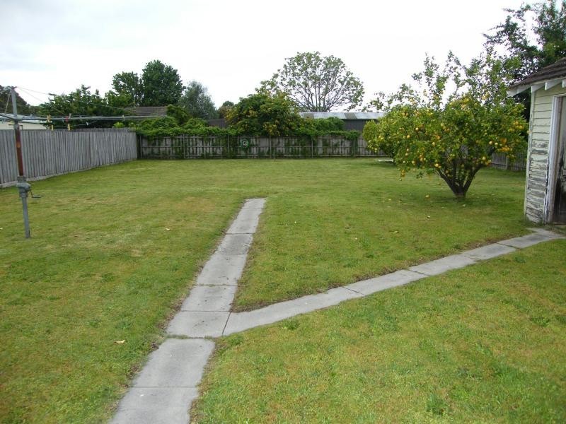 42 Alexander Parade, Bairnsdale VIC 3875