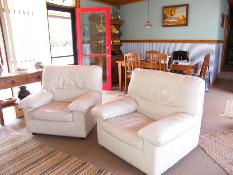 3 Sixth, Raymond Island VIC 3880