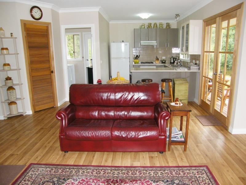30 Centre, Raymond Island VIC 3880
