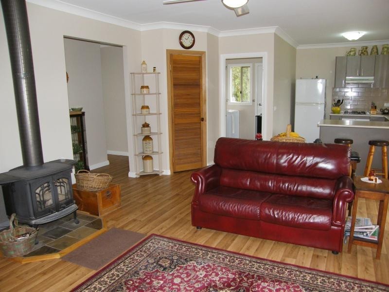 30 Centre, Raymond Island VIC 3880