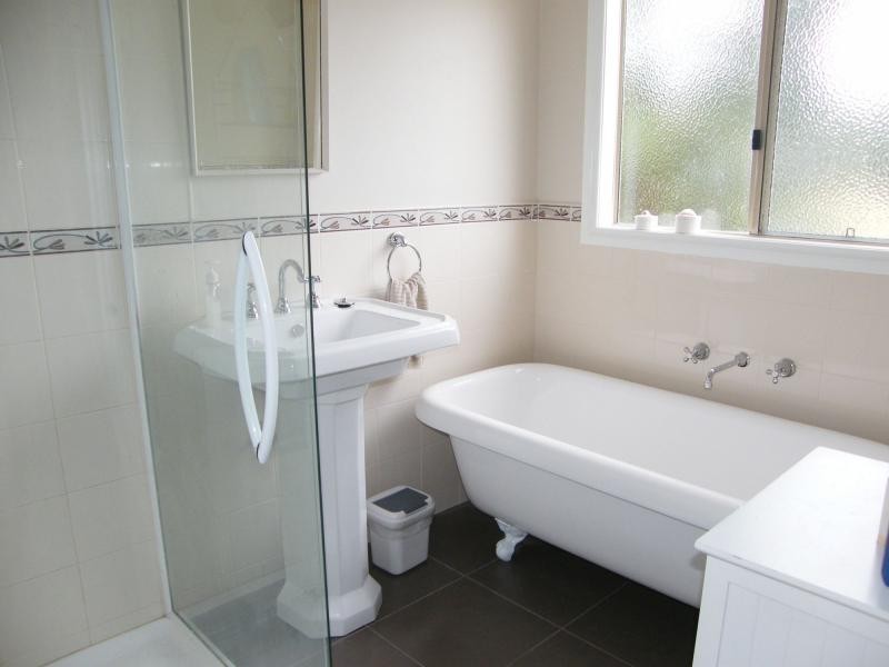 30 Centre, Raymond Island VIC 3880