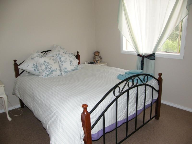 30 Centre, Raymond Island VIC 3880