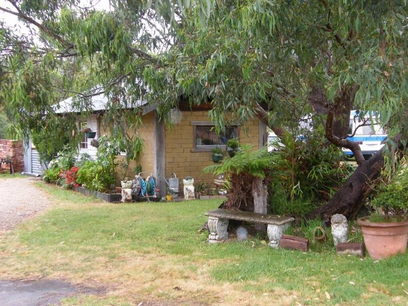 30 Centre, Raymond Island VIC 3880