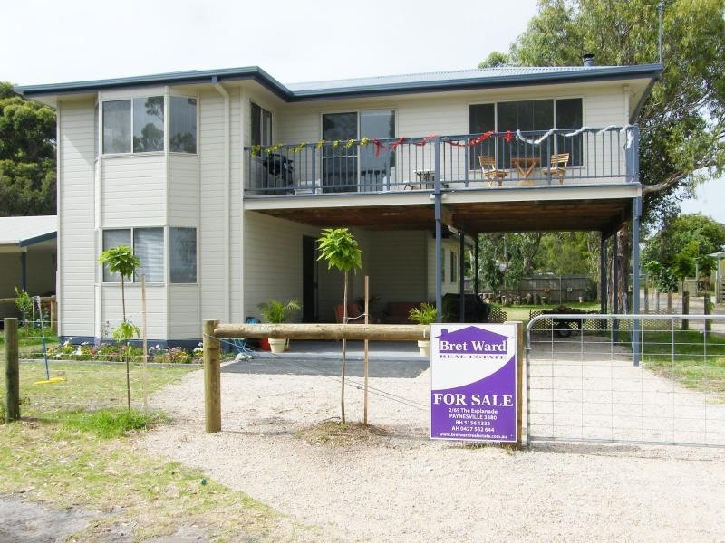 5 Eleventh Parade, Raymond Island VIC 3880
