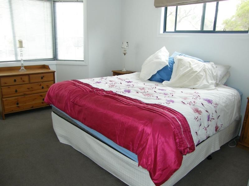 5 Eleventh Parade, Raymond Island VIC 3880