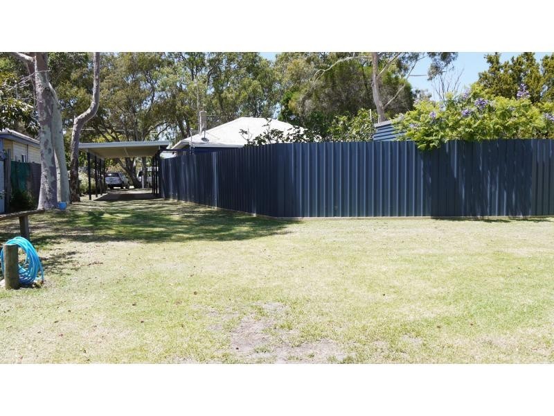 38 Eighth, Raymond Island VIC 3880