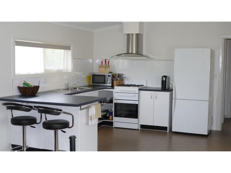 38 Eighth, Raymond Island VIC 3880