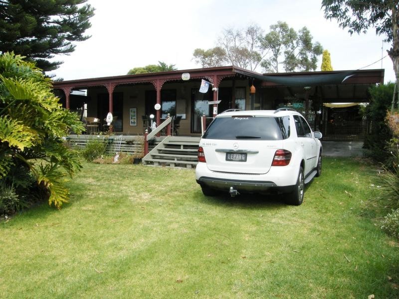 33 Langford Parade, Paynesville VIC 3880