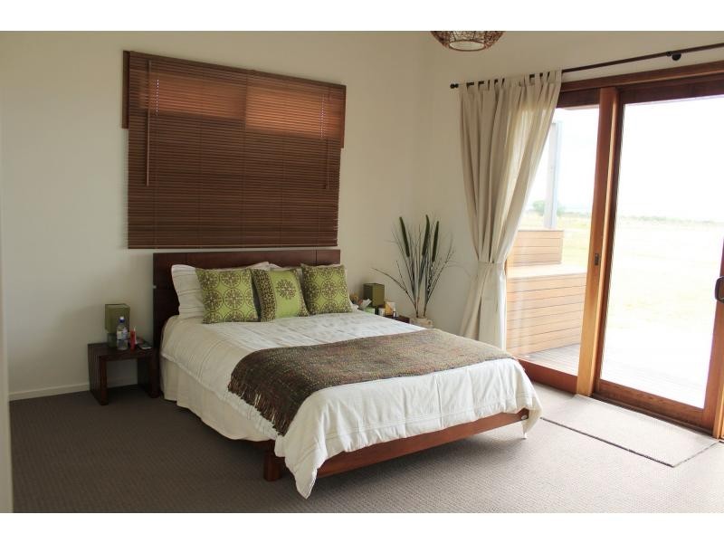 215 Gravelly Point, Raymond Island VIC 3880