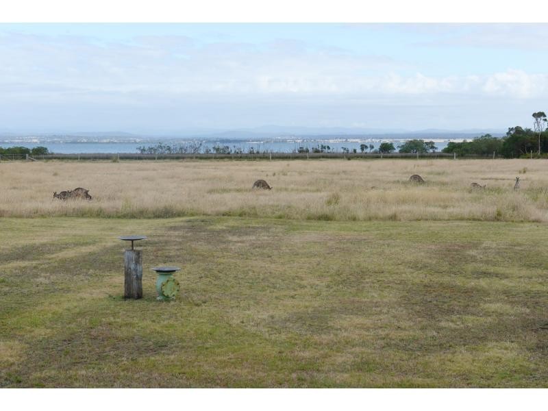 215 Gravelly Point, Raymond Island VIC 3880