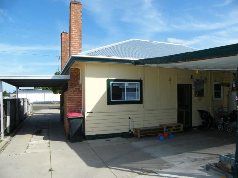 204 McLeod, Bairnsdale VIC 3875
