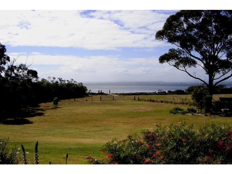 Raymond Island VIC 3880