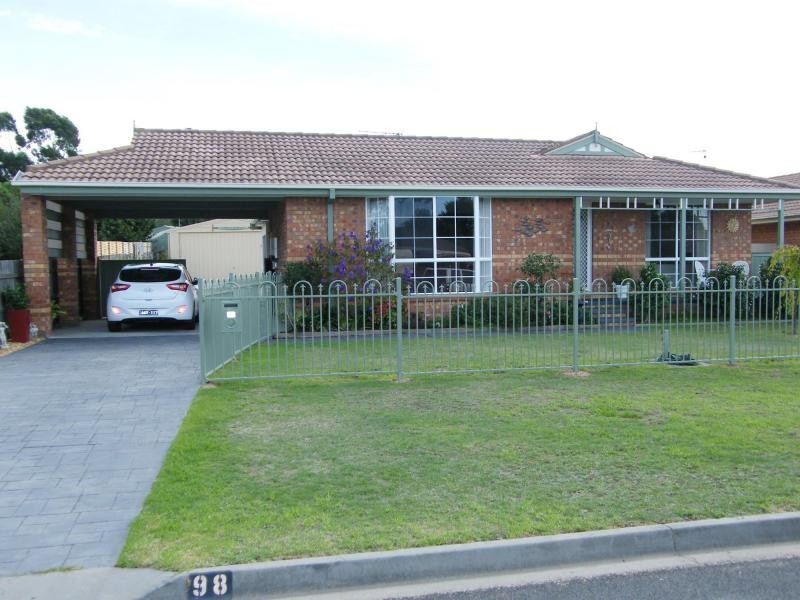 98 King, Paynesville VIC 3880