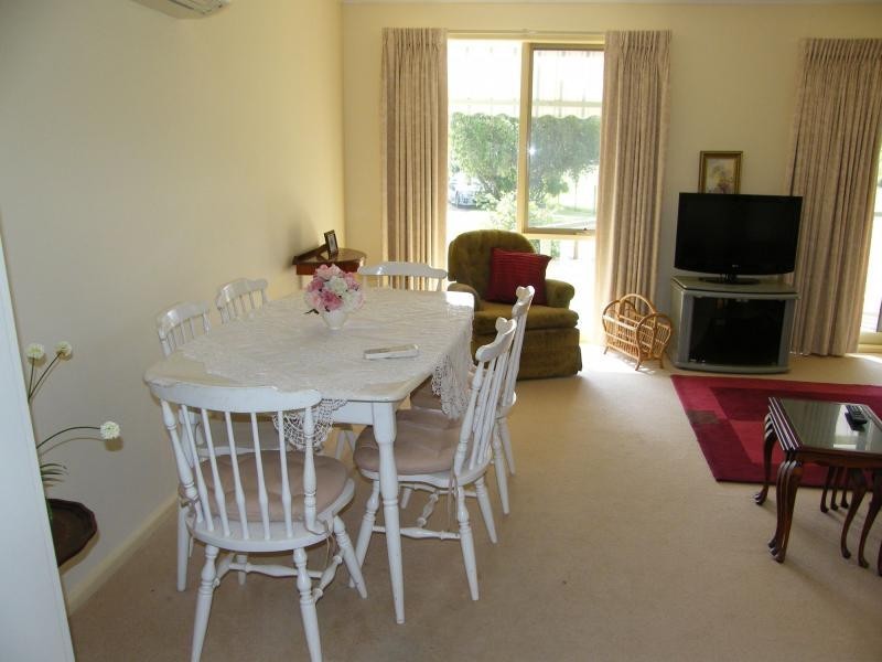 35 Hazeldene Crescent, Nicholson VIC 3882