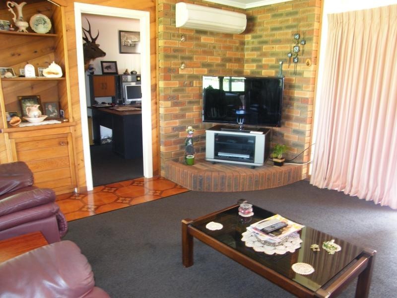 35 Hazeldene Crescent, Nicholson VIC 3882