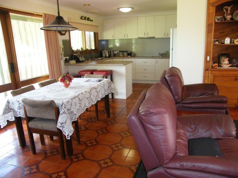 35 Hazeldene Crescent, Nicholson VIC 3882
