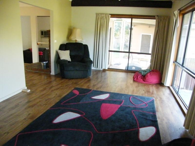 20 Eleventh Parade, Raymond Island VIC 3880