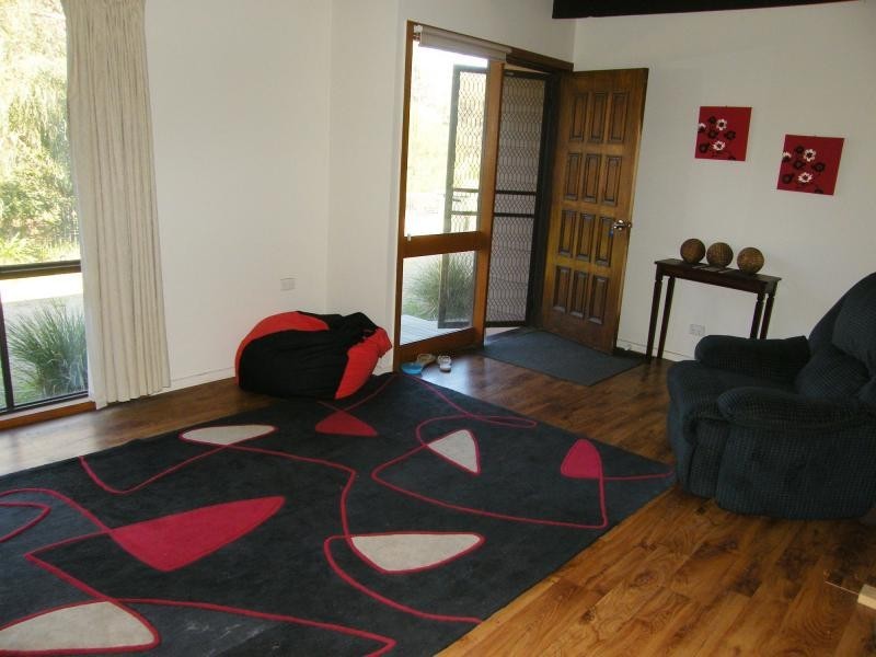 20 Eleventh Parade, Raymond Island VIC 3880