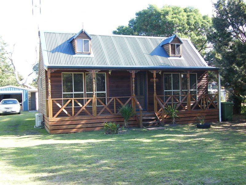 12 Eighth, Raymond Island VIC 3880