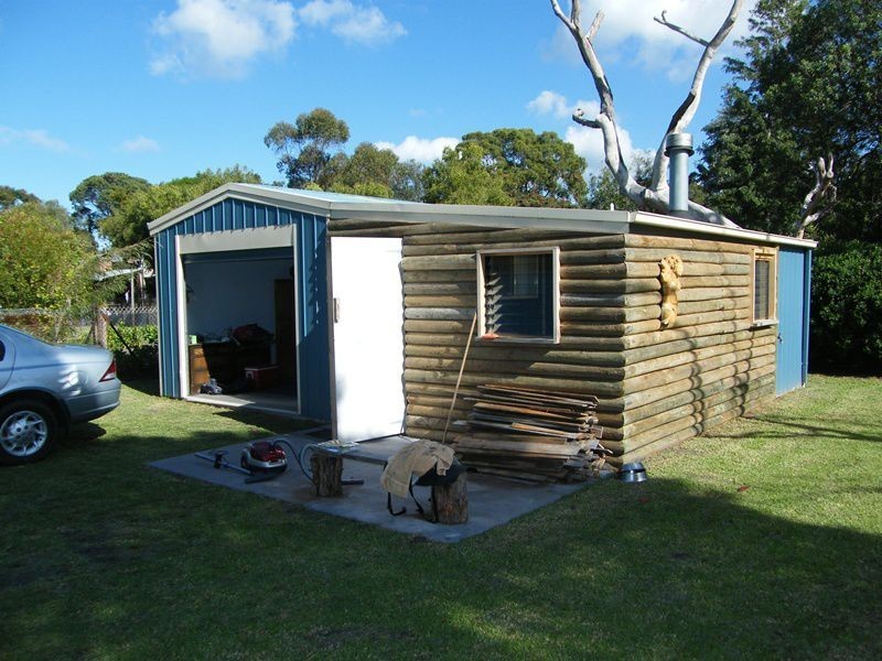12 Eighth, Raymond Island VIC 3880
