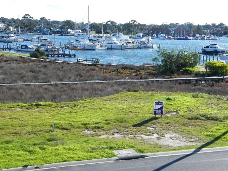 6 Western Boulevard, Raymond Island VIC 3880