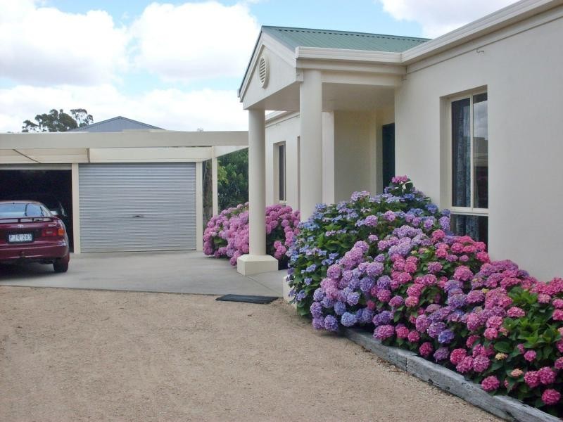 17 Waterloo Court, Paynesville VIC 3880