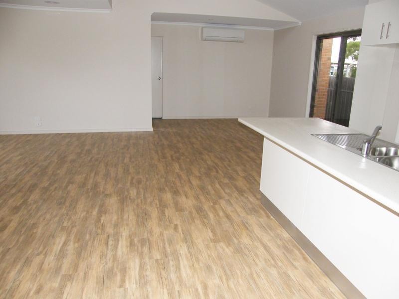 4 Eaton Place, Paynesville VIC 3880