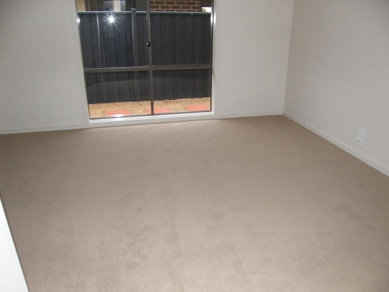 4 Eaton Place, Paynesville VIC 3880