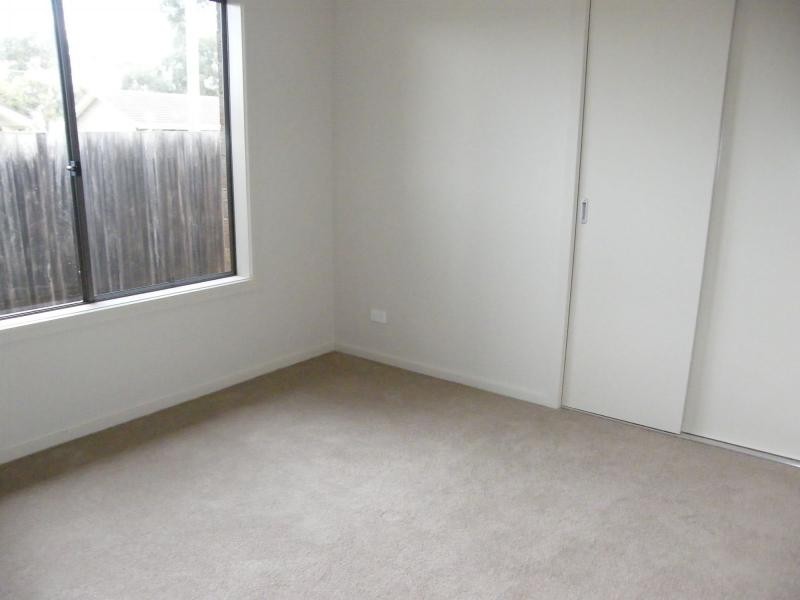 4 Eaton Place, Paynesville VIC 3880