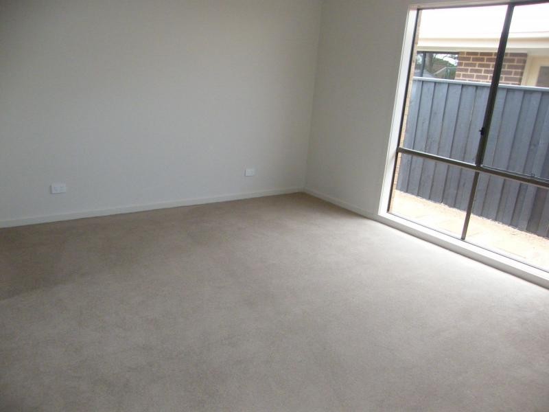 4 Eaton Place, Paynesville VIC 3880