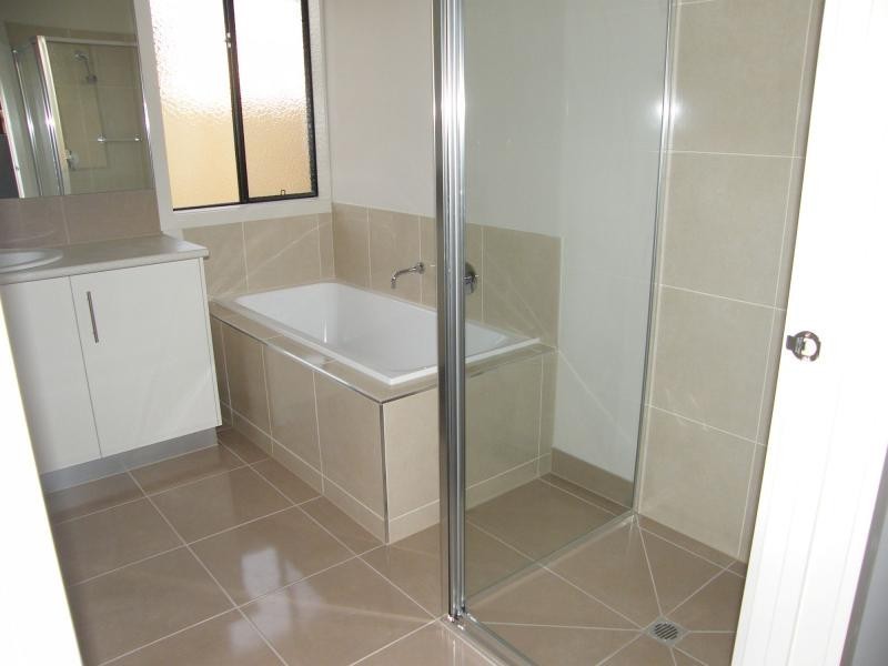 5 Eaton Place, Paynesville VIC 3880