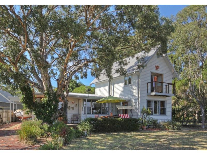 59 Fourth Avenue, Raymond Island VIC 3880