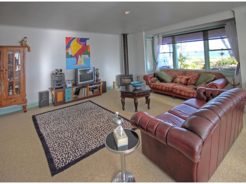 59 Fourth Avenue, Raymond Island VIC 3880