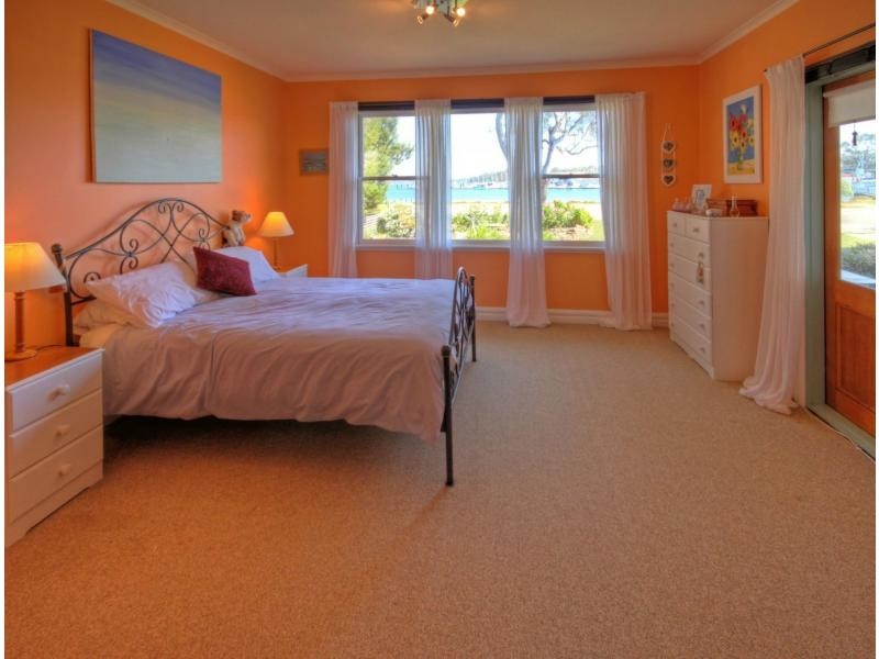 59 Fourth Avenue, Raymond Island VIC 3880