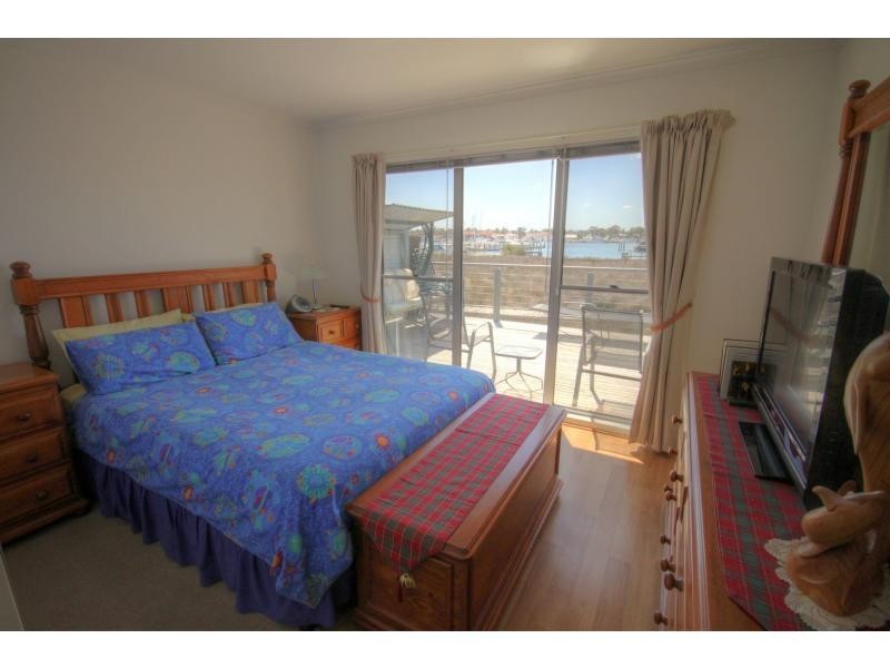 Raymond Island VIC 3880