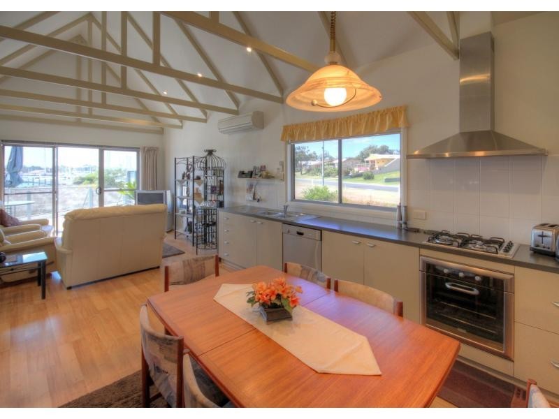 Raymond Island VIC 3880