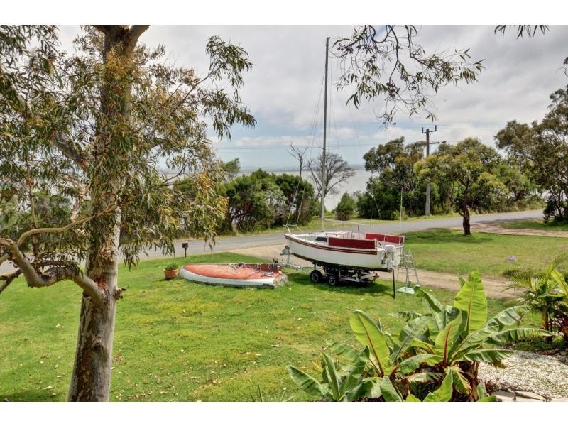 185 Western Boulevard, Raymond Island VIC 3880