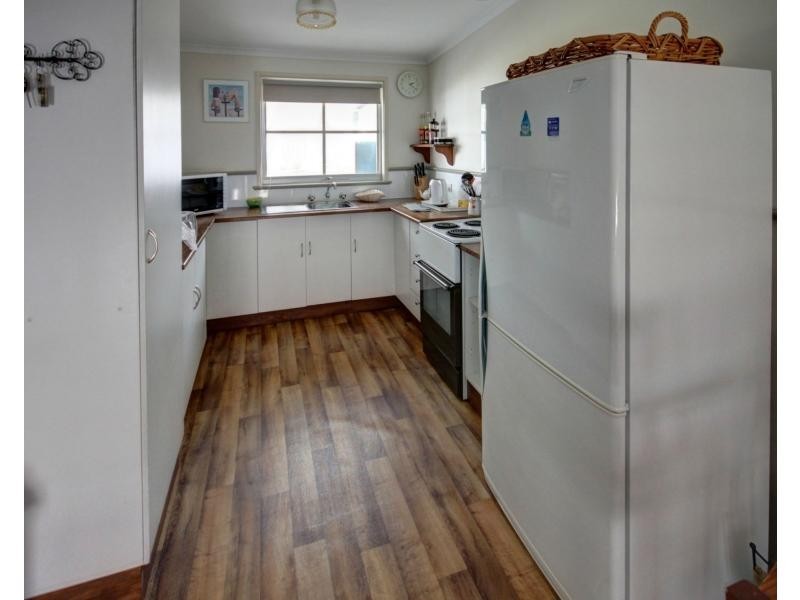 27 Currawong Close, Raymond Island VIC 3880