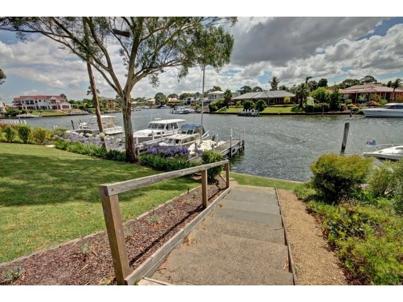 2/1 Windjammer Court, Paynesville VIC 3880